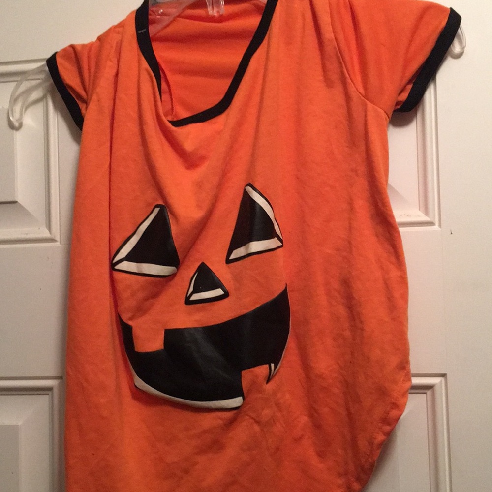 Host pick! 🎉🎉🎉Dog Halloween  Pumpkin Costume NWOT